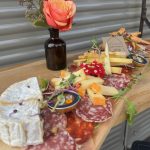 Panche de charcuteries et fromages