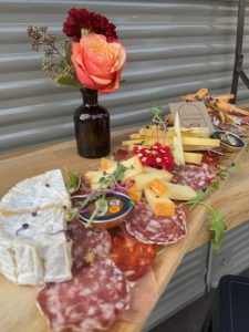 Panche de charcuteries et fromages